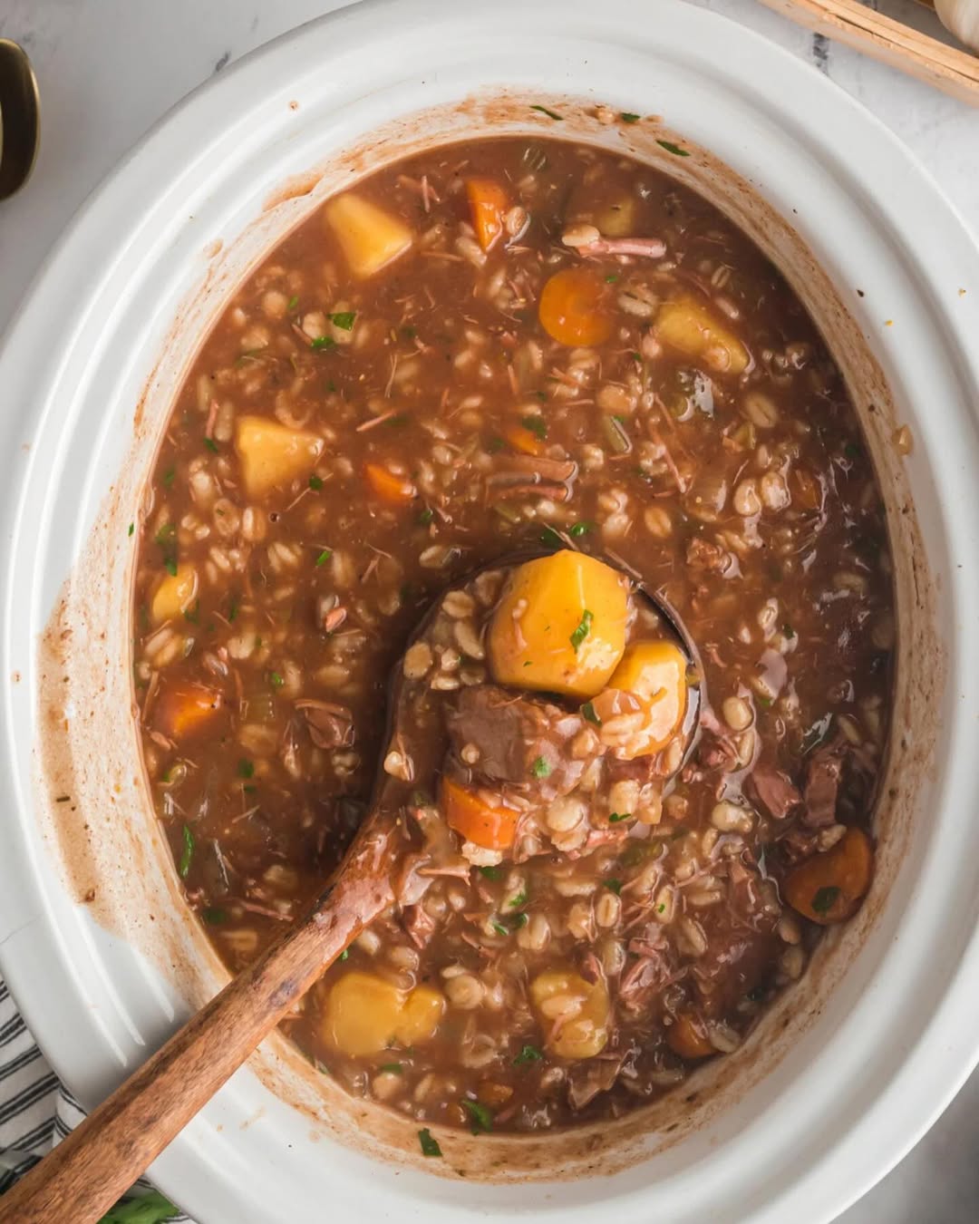 Slow Cooker Beef and Barley Soup