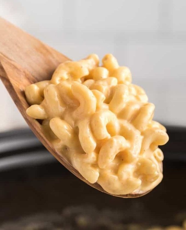 Cream Cheese Crockpot Mac and Cheese